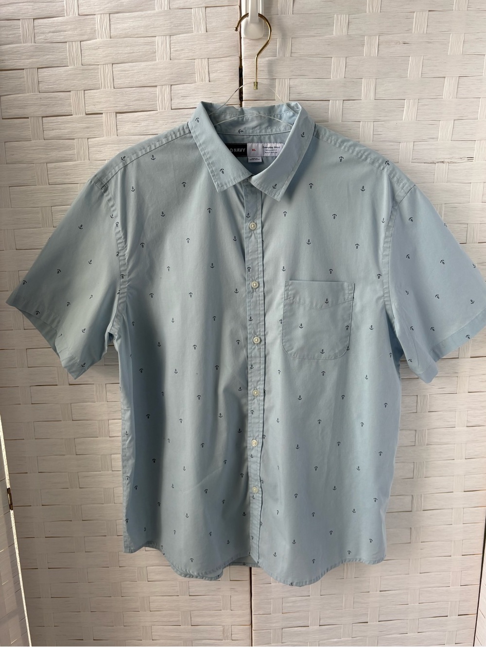 Old Navy Men’s XL Light Blue Short-Sleeve Button-Down Shirt Anchor Motif Cruise